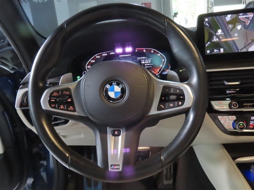 BMW 5시리즈 5시리즈 (G30) M550i xDrive 이미지 15