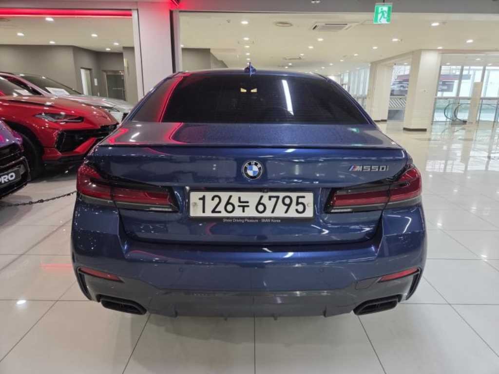 BMW 5시리즈 5시리즈 (G30) M550i xDrive 이미지 3