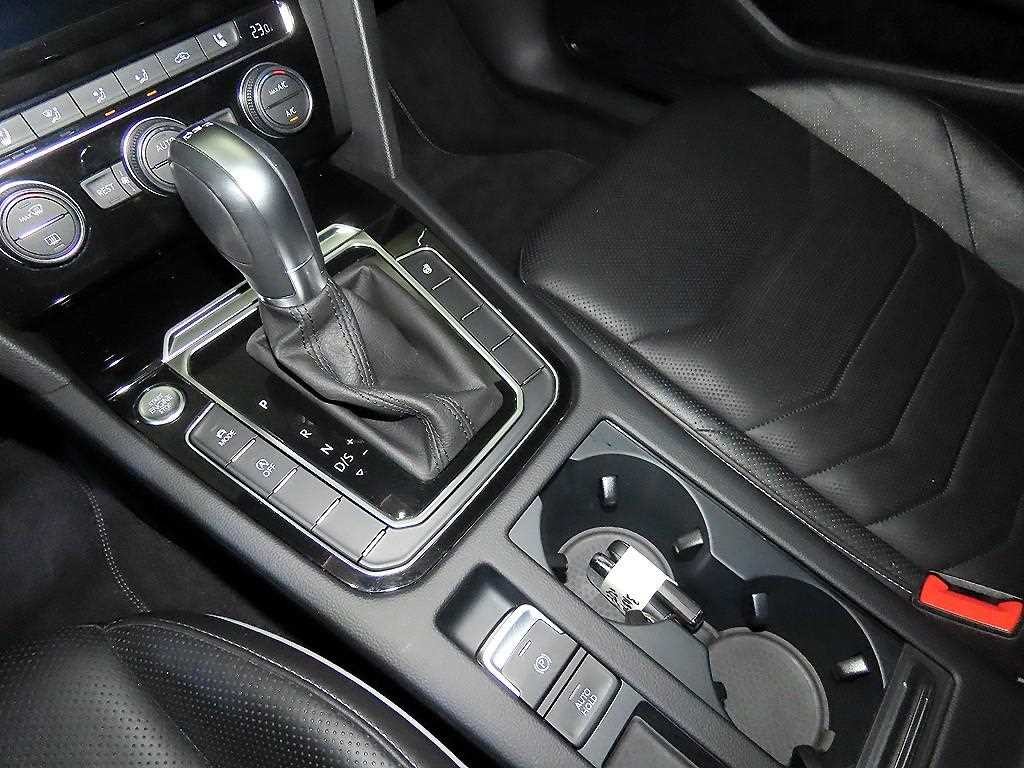 폭스바겐 아테온 2.0 TDI 엘레강스 프레스티지 이미지 12