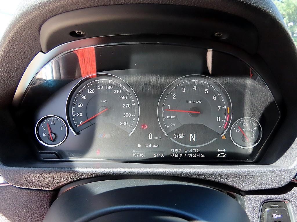 BMW 3시리즈 M3 (F80, E90) M3 세단 이미지 9