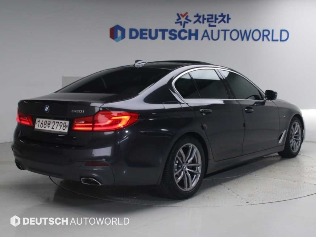BMW 5시리즈 5시리즈 (G30) 520i M 스포츠 이미지 2