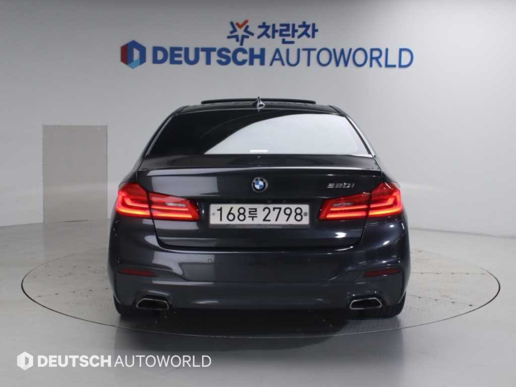 BMW 5시리즈 5시리즈 (G30) 520i M 스포츠 이미지 4