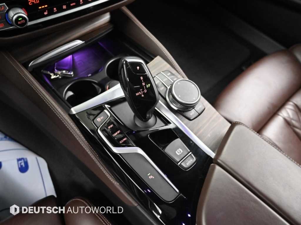 BMW 5시리즈 5시리즈 (G30) 520i M 스포츠 이미지 9