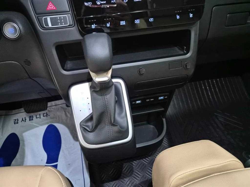 현대 스타리아 4WD 디젤 투어러 모던 9인승 이미지 11