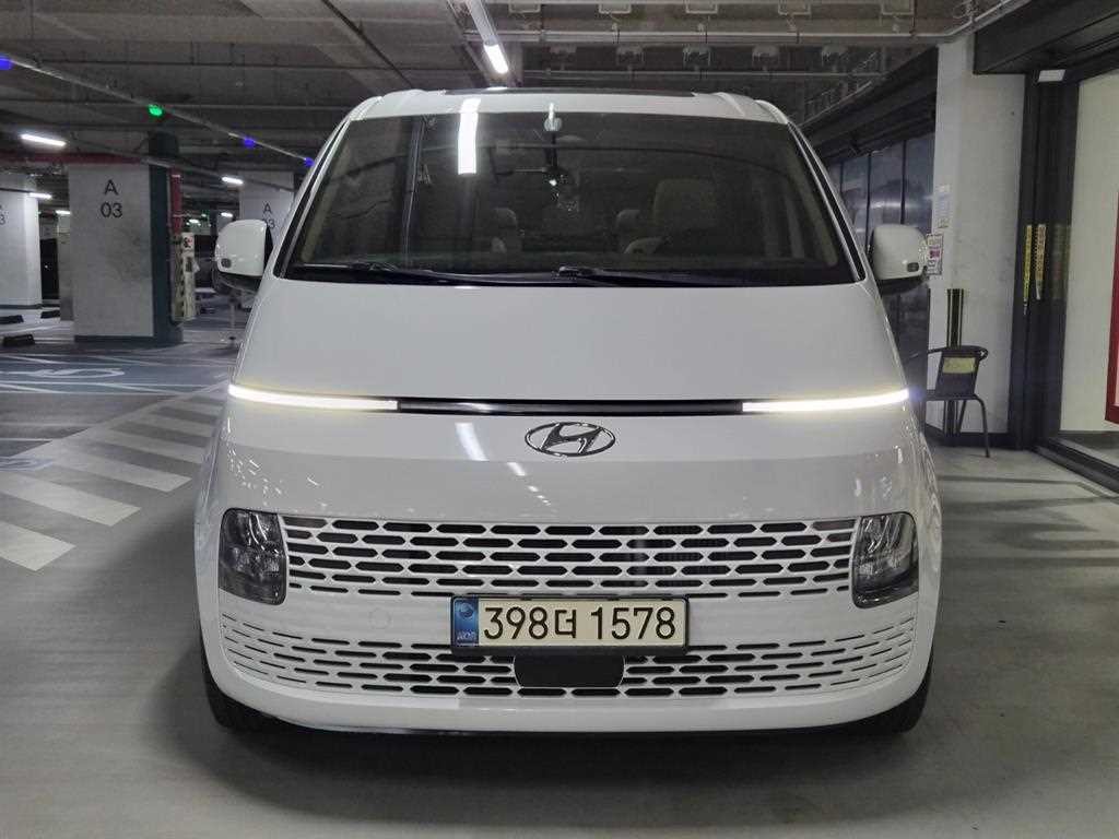 현대 스타리아 4WD 디젤 투어러 모던 9인승 이미지 2