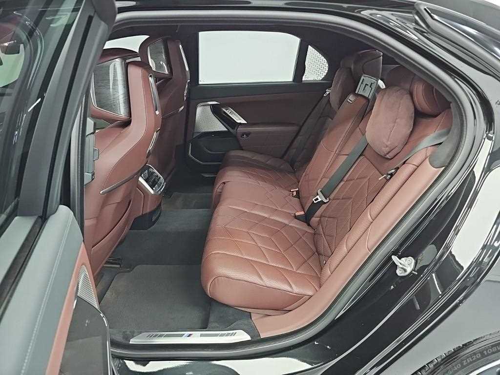 BMW 7시리즈 7시리즈 (G70) 740i sDrive M 스포츠 이미지 12