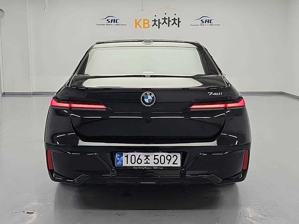 BMW 7시리즈 7시리즈 (G70) 740i sDrive M 스포츠 이미지 3