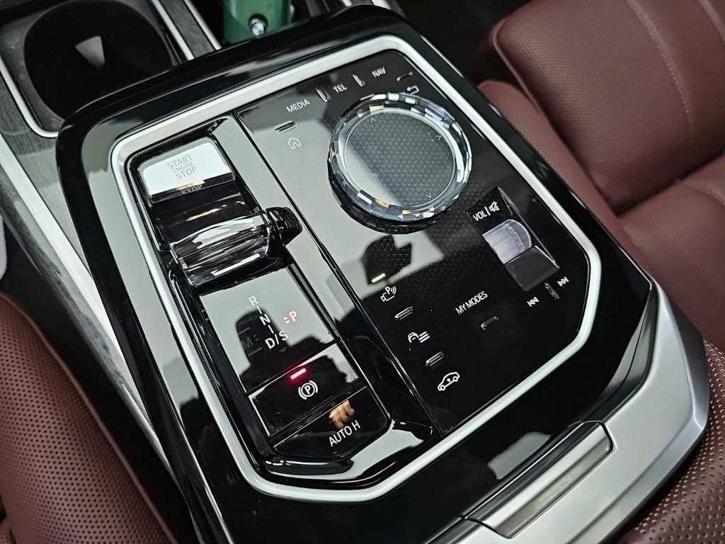 BMW 7시리즈 7시리즈 (G70) 740i sDrive M 스포츠 이미지 8