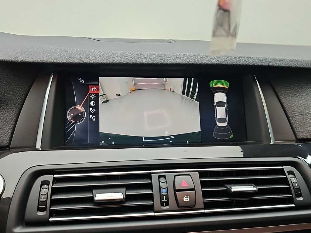 BMW 5시리즈 5시리즈 (F10) 528i xDrive M 에어로 다이나믹 이미지 16