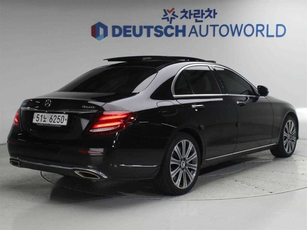 벤츠 E 클래스 E-클래스 W213 E450 4MATIC 익스클루시브 이미지 3