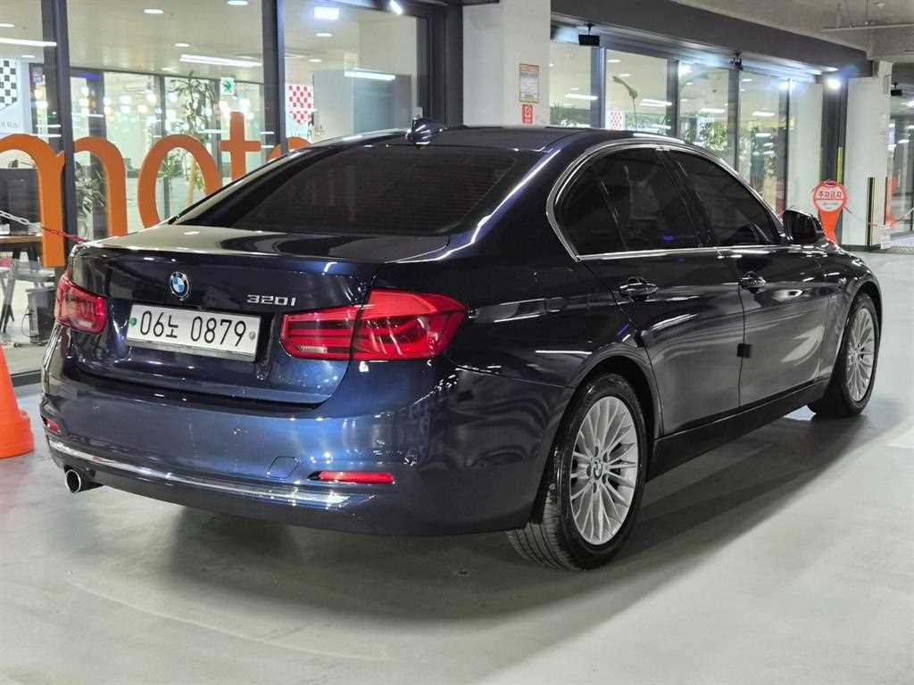 BMW 3시리즈 3시리즈 (F30) 320i 럭셔리 이미지 4