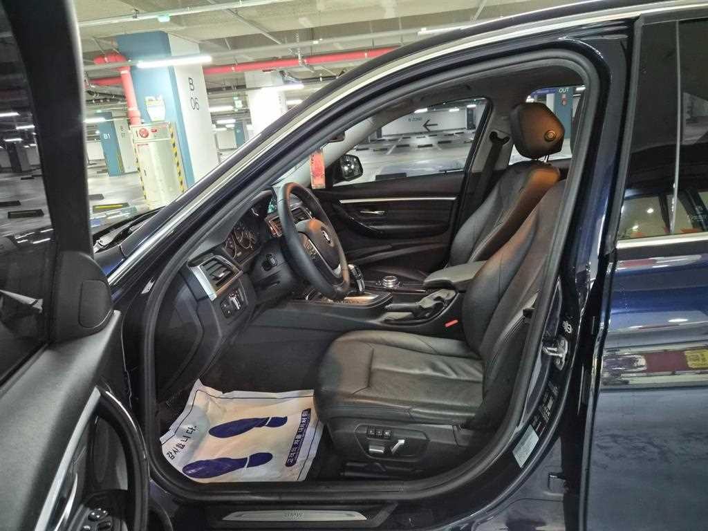 BMW 3시리즈 3시리즈 (F30) 320i 럭셔리 이미지 6