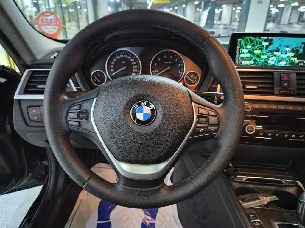 BMW 3시리즈 3시리즈 (F30) 320i 럭셔리 이미지 8