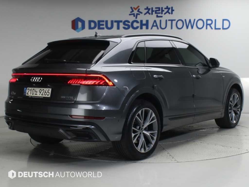 아우디 Q8 55 TFSI 콰트로 프리미엄 이미지 2
