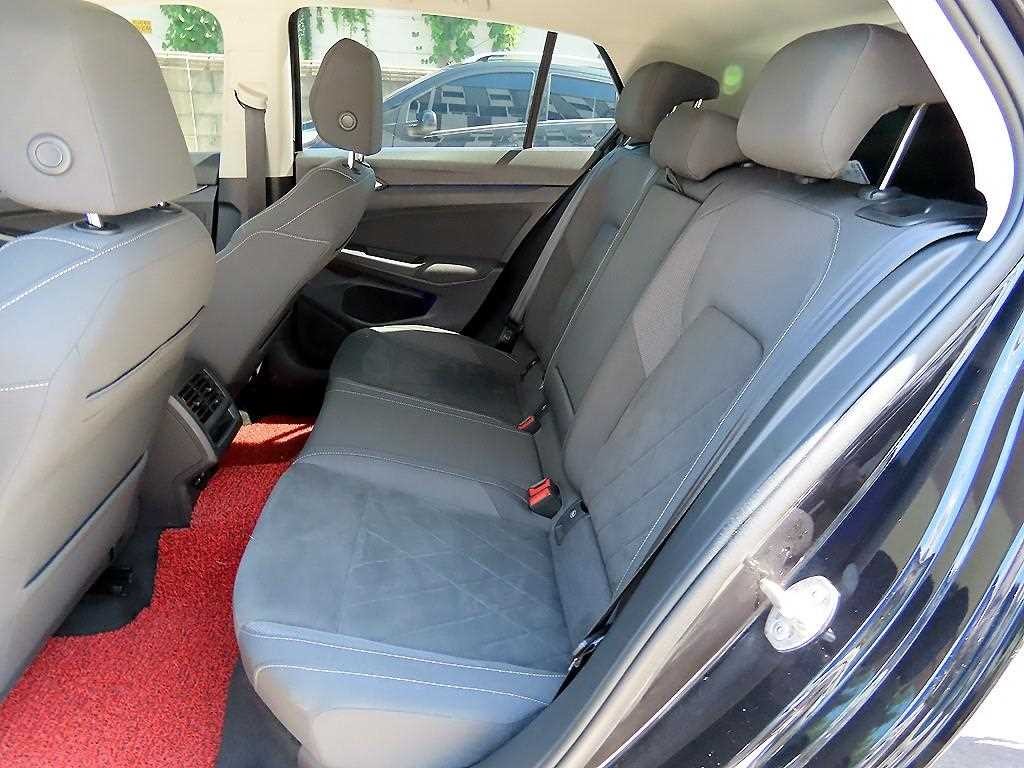폭스바겐 골프 골프 8세대 2.0 TDI 프레스티지 이미지 6