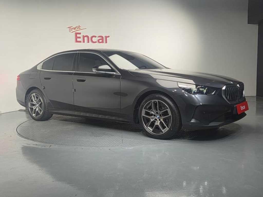 BMW 5시리즈 5시리즈 (G60) 520i M 스포츠 이미지 2