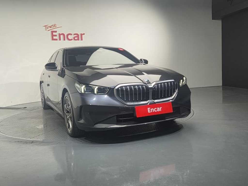 BMW 5시리즈 5시리즈 (G60) 520i M 스포츠 이미지 3