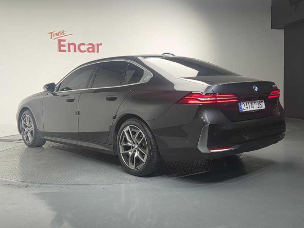 BMW 5시리즈 5시리즈 (G60) 520i M 스포츠 이미지 6