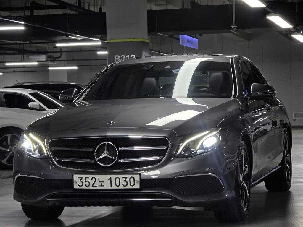 벤츠 E 클래스 E-클래스 W213 E250 아방가르드 이미지 1