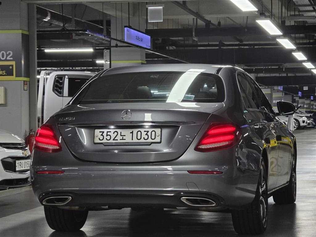 벤츠 E 클래스 E-클래스 W213 E250 아방가르드 이미지 2