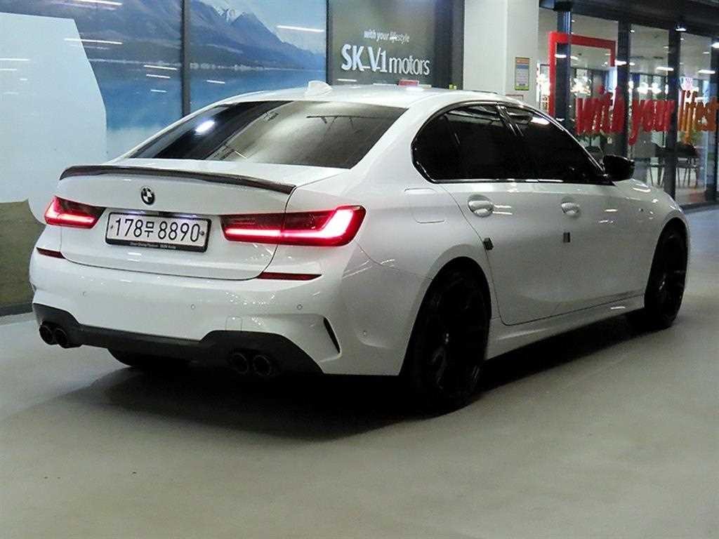 BMW 3시리즈 3시리즈 (G20) 320i M 스포츠 이미지 4