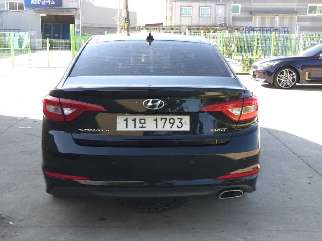 현대 쏘나타 LF 쏘나타 1.7 E-VGT 스마트 스페셜 이미지 4