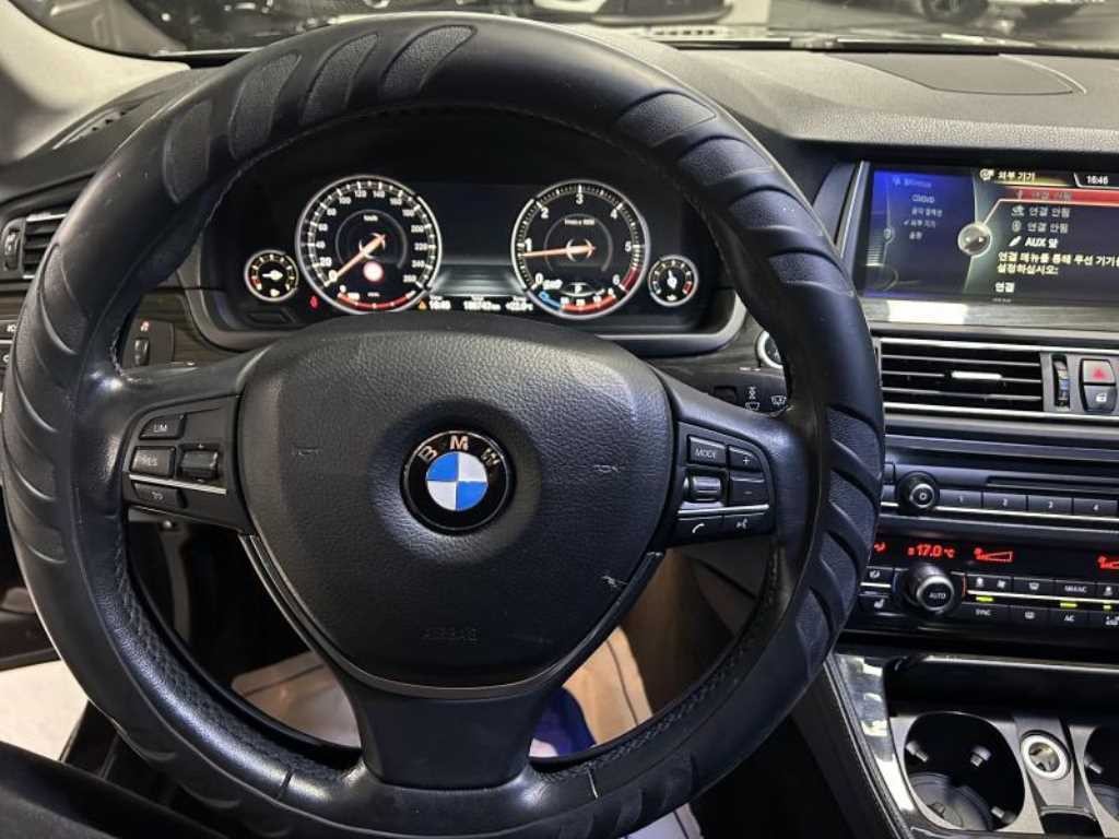 BMW 5시리즈 5시리즈 (F10) 520d 럭셔리 이미지 9