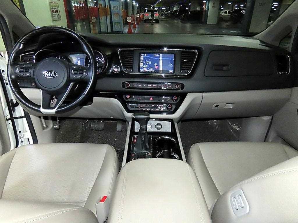 기아 카니발 더 뉴 카니발 디젤 9인승 프레스티지 이미지 10