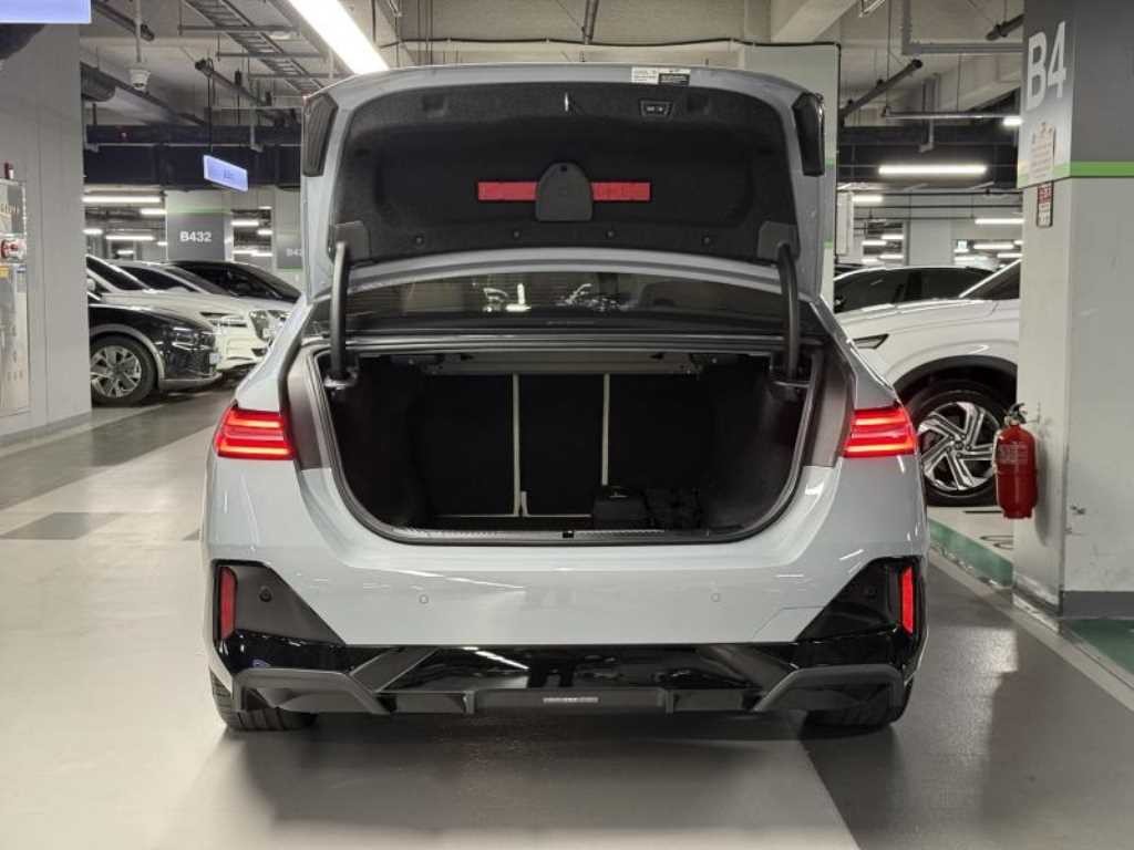 BMW 5시리즈 5시리즈 (G60) 520i M 스포츠 이미지 19