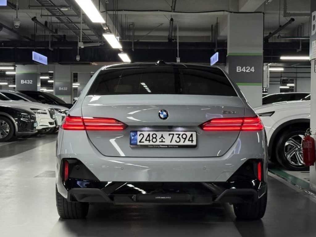 BMW 5시리즈 5시리즈 (G60) 520i M 스포츠 이미지 4