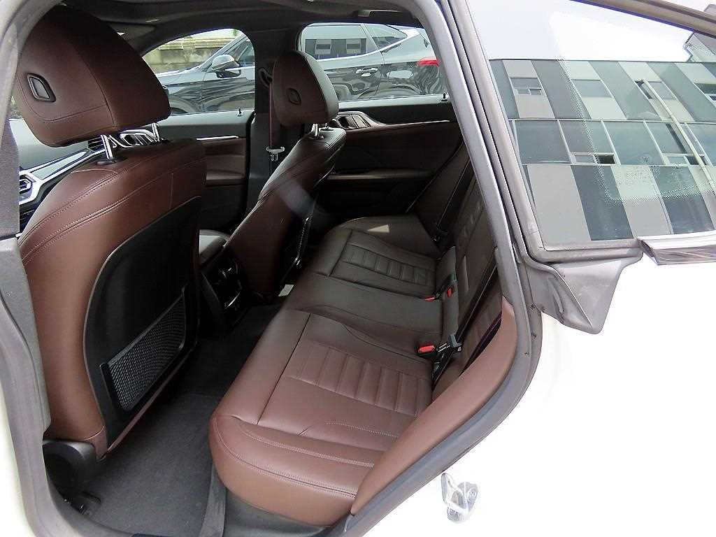 BMW 4시리즈 4시리즈 (G22) 420d 그란쿠페 M 스포츠 퍼스트 에디션 이미지 6