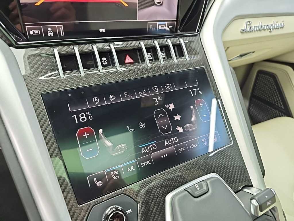 람보르기니 우루스 4.0 V8 이미지 17