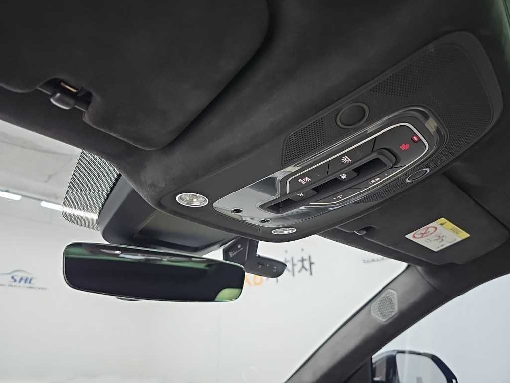 람보르기니 우루스 4.0 V8 이미지 18