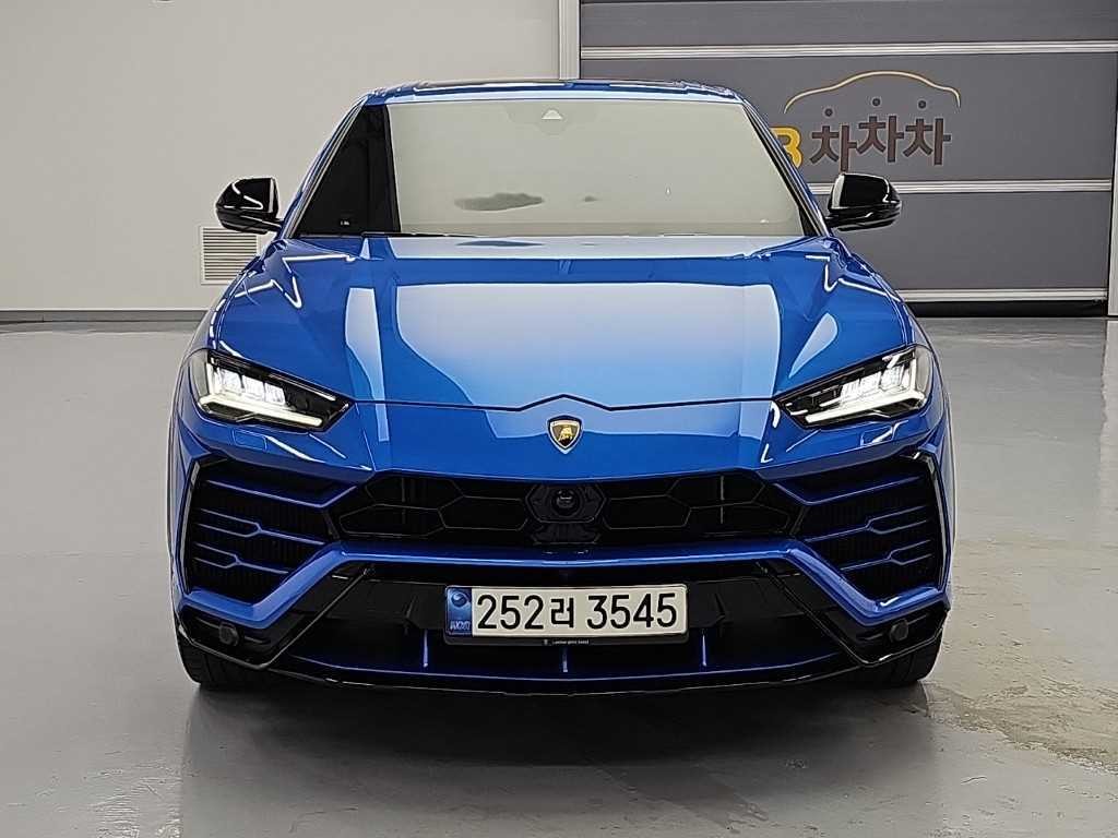 람보르기니 우루스 4.0 V8 이미지 2