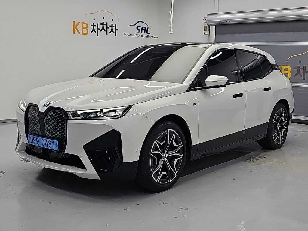 BMW iX M60 이미지 1