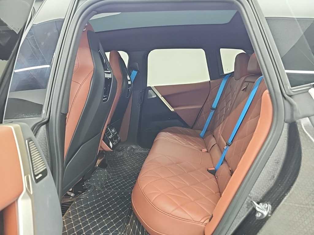 BMW iX M60 이미지 12