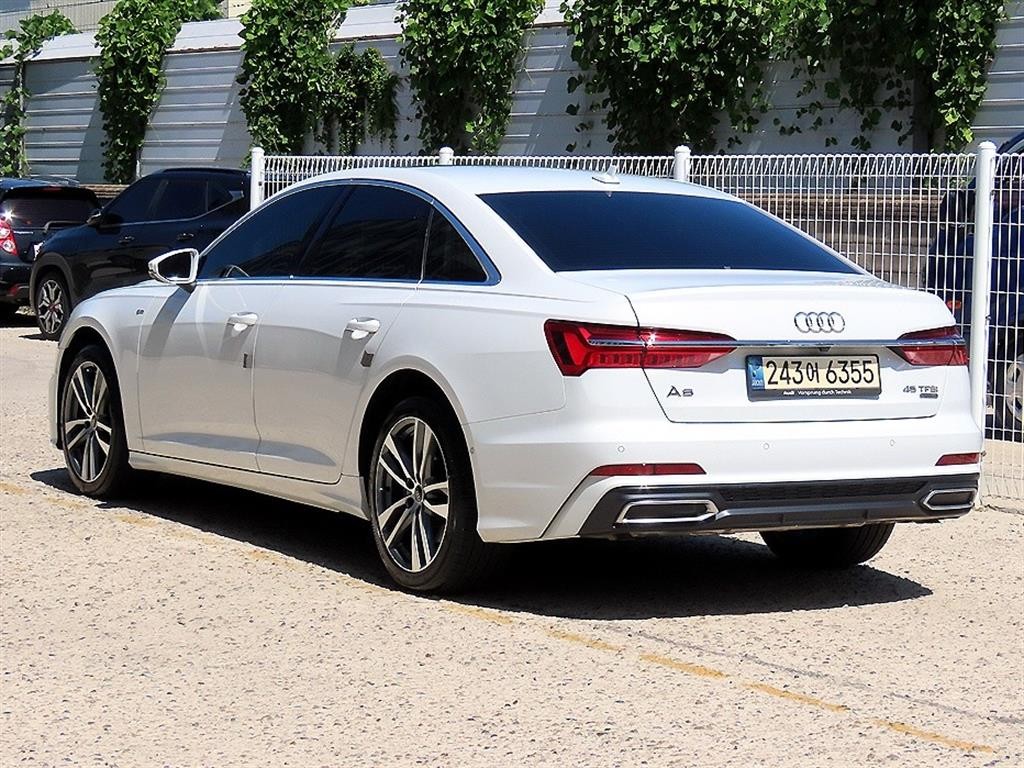 아우디 A6 A6 (C8) 45 TFSI 프리미엄 이미지 3