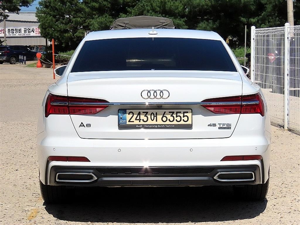 아우디 A6 A6 (C8) 45 TFSI 프리미엄 이미지 4