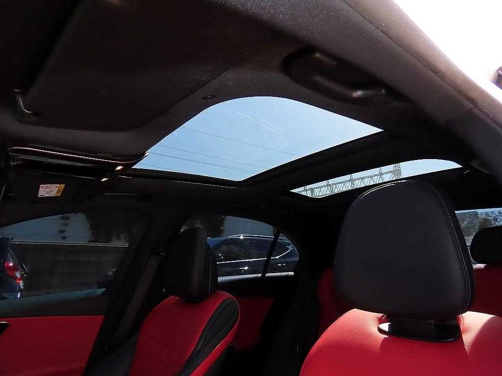 벤츠 C 클래스 C클래스 W206 C300 4MATIC AMG 라인 이미지 17