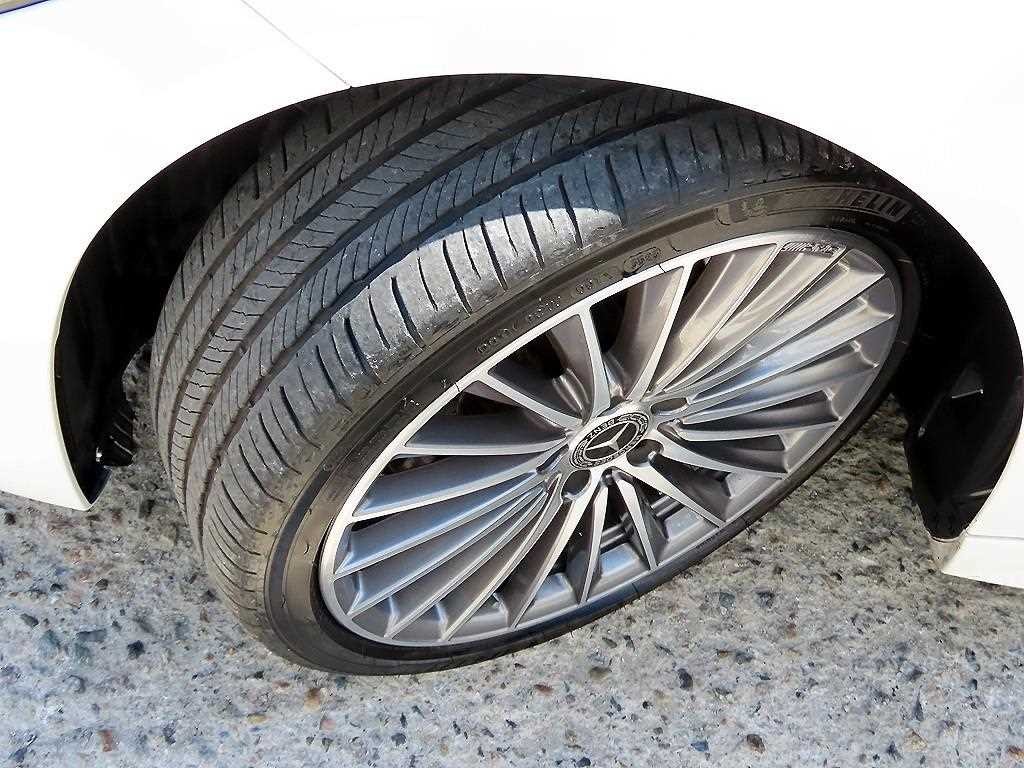 벤츠 C 클래스 C클래스 W206 C300 4MATIC AMG 라인 이미지 20