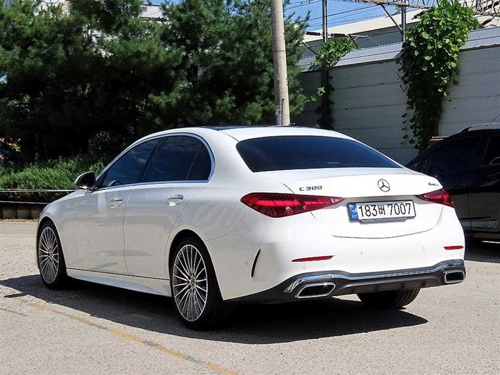 벤츠 C 클래스 C클래스 W206 C300 4MATIC AMG 라인 이미지 3