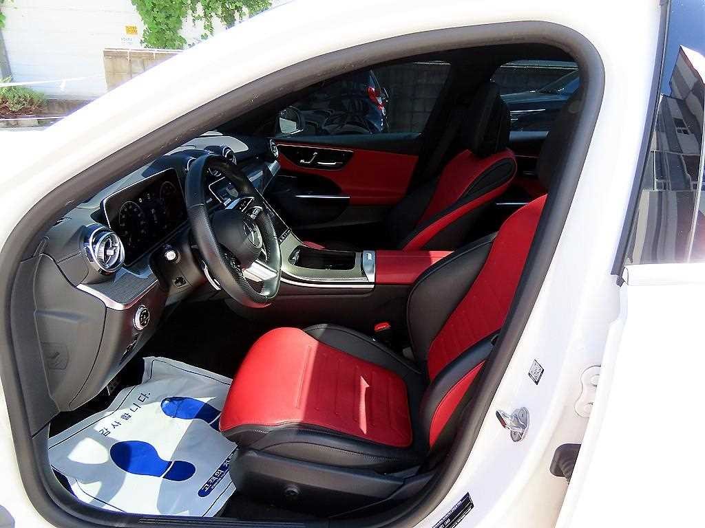 벤츠 C 클래스 C클래스 W206 C300 4MATIC AMG 라인 이미지 5
