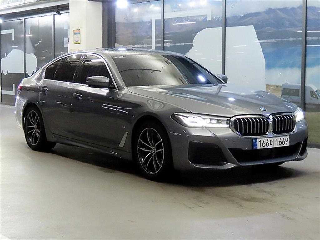 BMW 5시리즈 5시리즈 (G30) 523d xDrive M 스포츠 이미지 2