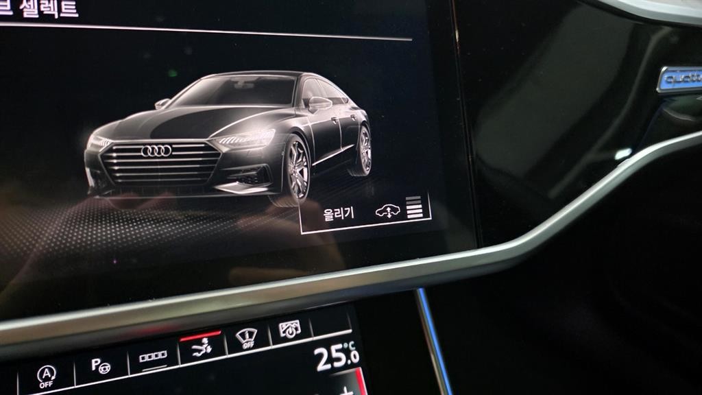 아우디 A7 A7 (4K) 55 TFSI 콰트로 프리미엄 이미지 6