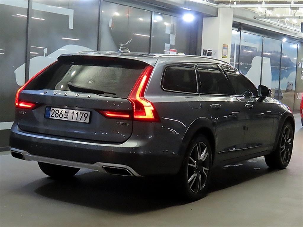 볼보 V90 V90 크로스컨트리 T5 프로 AWD 이미지 4