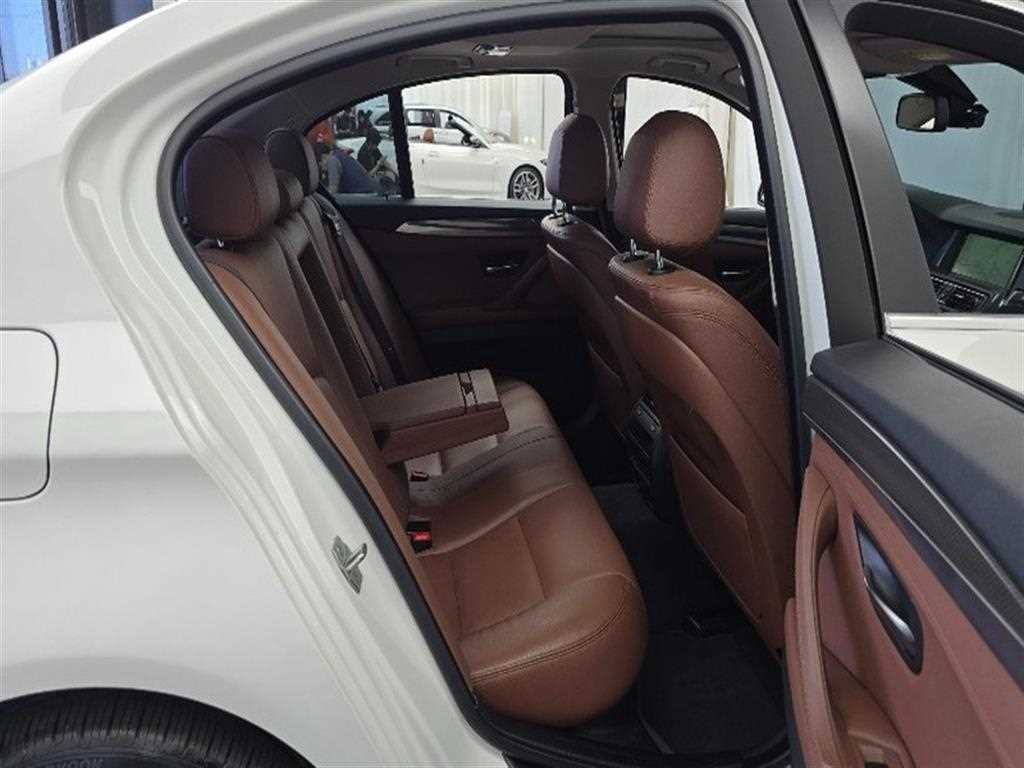 BMW 5시리즈 5시리즈 (F10) 520d 이미지 12