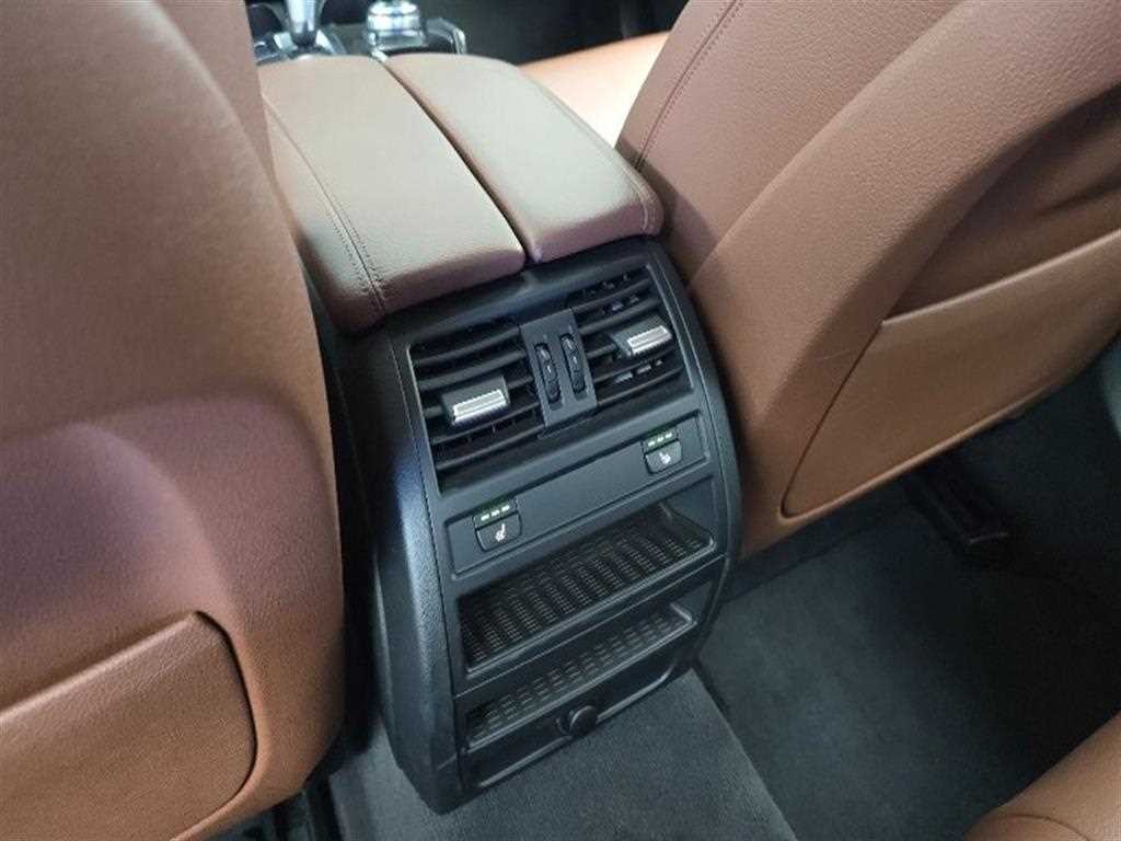 BMW 5시리즈 5시리즈 (F10) 520d 이미지 19