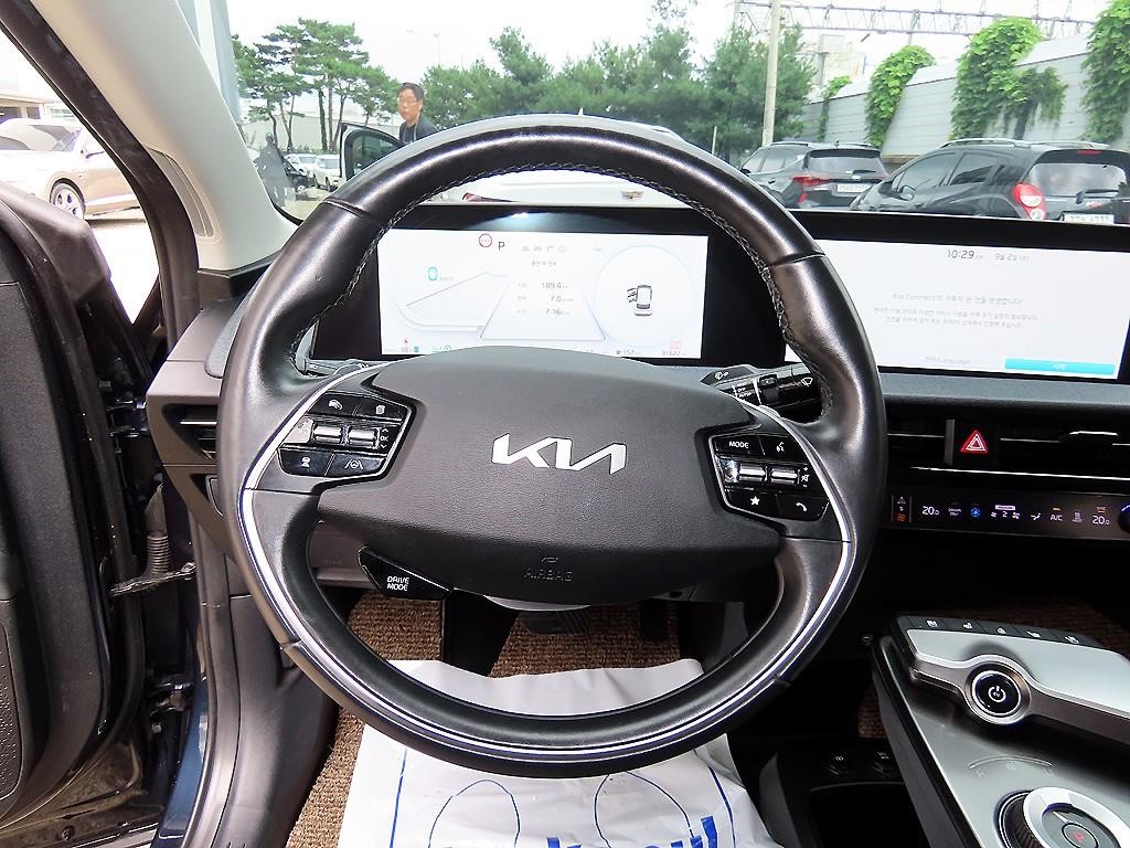 기아 EV6 스탠다드 AWD 에어 이미지 8