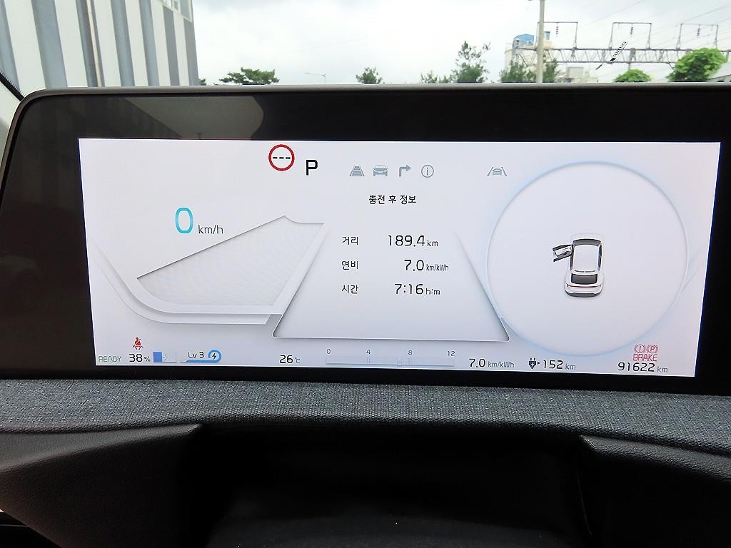 기아 EV6 스탠다드 AWD 에어 이미지 9
