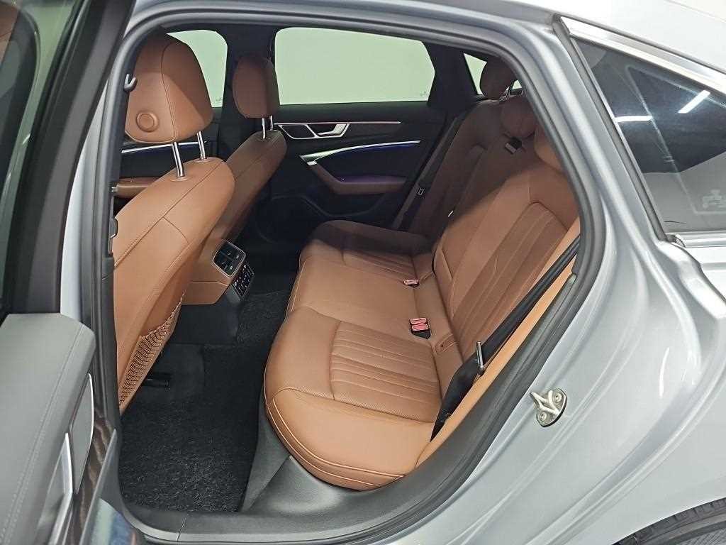 아우디 A6 A6 (C8) 45 TFSI 프리미엄 이미지 12
